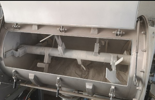 Loading and unloading of instant products into mixer with Delfin Pneumatic Conveyors