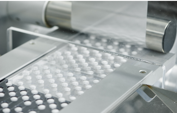 Blister packaging machine feeding with pharmaceutical powder thanks to Delfin Pneumatic Conveyors