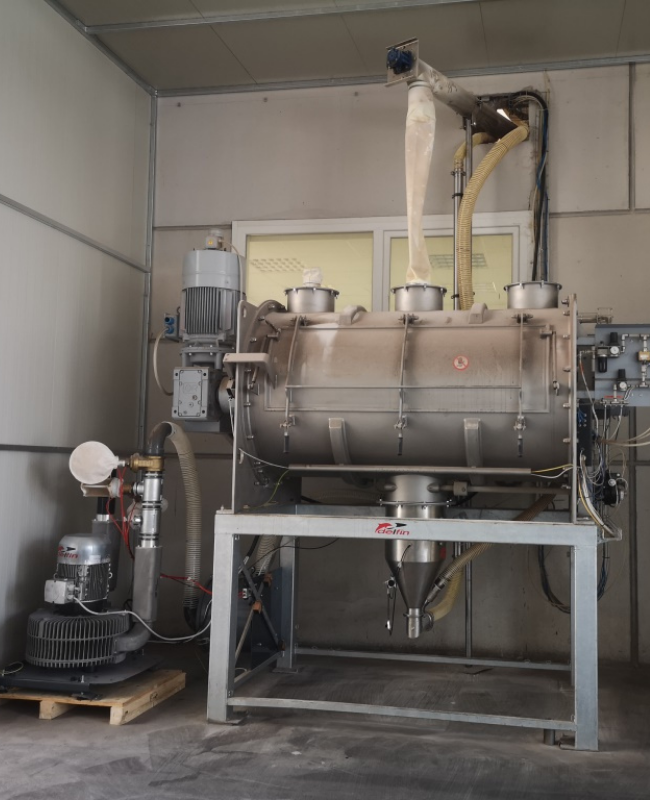 Mixer loading and unloading - Delfin Pneumatic Conveyors solution